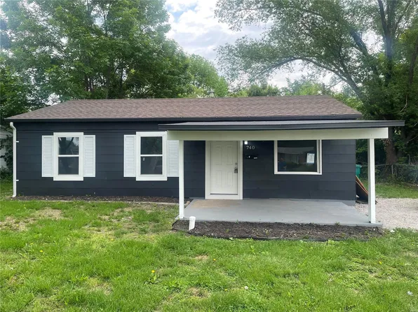 740 Saint Martin Dr, Cahokia, IL 62206
