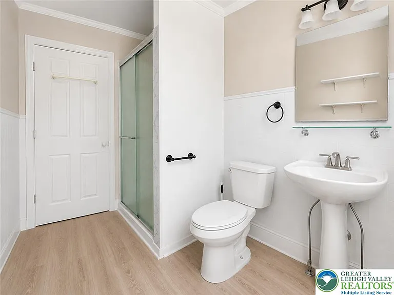 227 E Garrison St — Photo 18