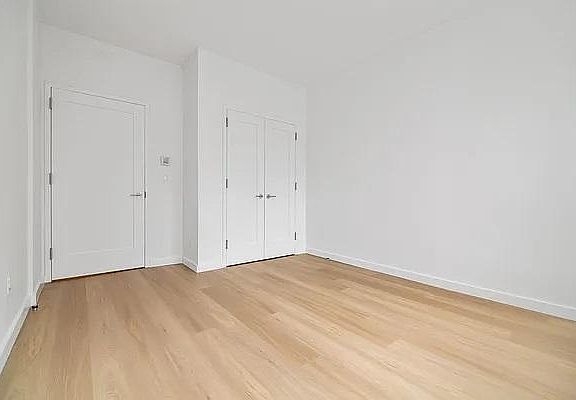 3rd image of 7206 Parsons Blvd #1