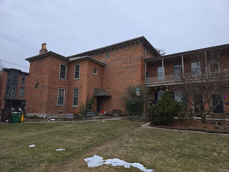 127 Lincoln Way W — Photo 13