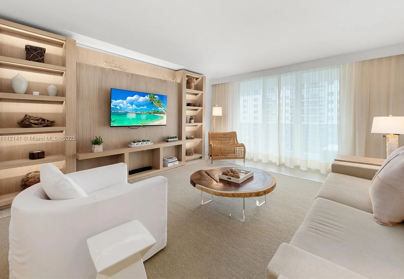 2399 Collins Avenue — Photo 1