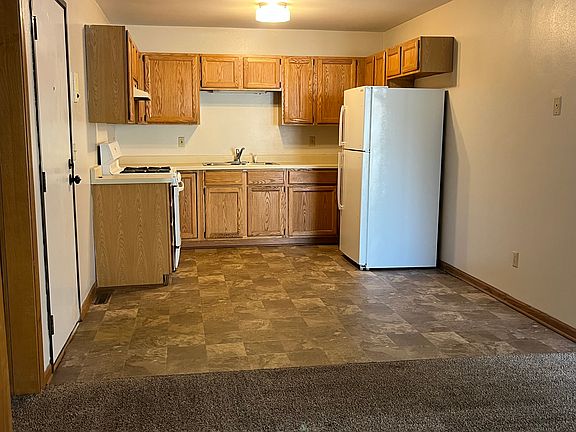 2nd image of 905 Washington St APT 4