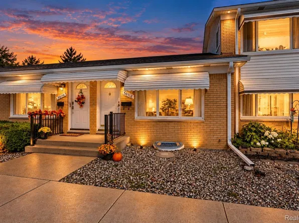 50112 Helfer Blvd, Wixom, MI 48393