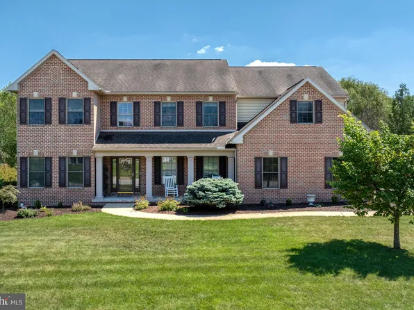 680 Foxtail Dr, York, PA 17404