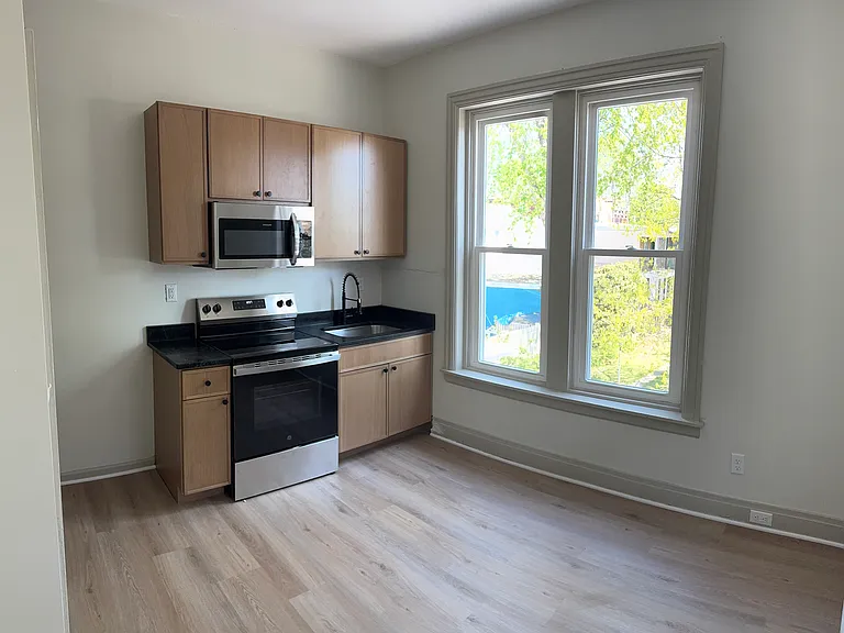 230 S 8th Street — Photo 20