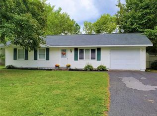 210 Daywood Dr, Baldwinsville, NY 13027