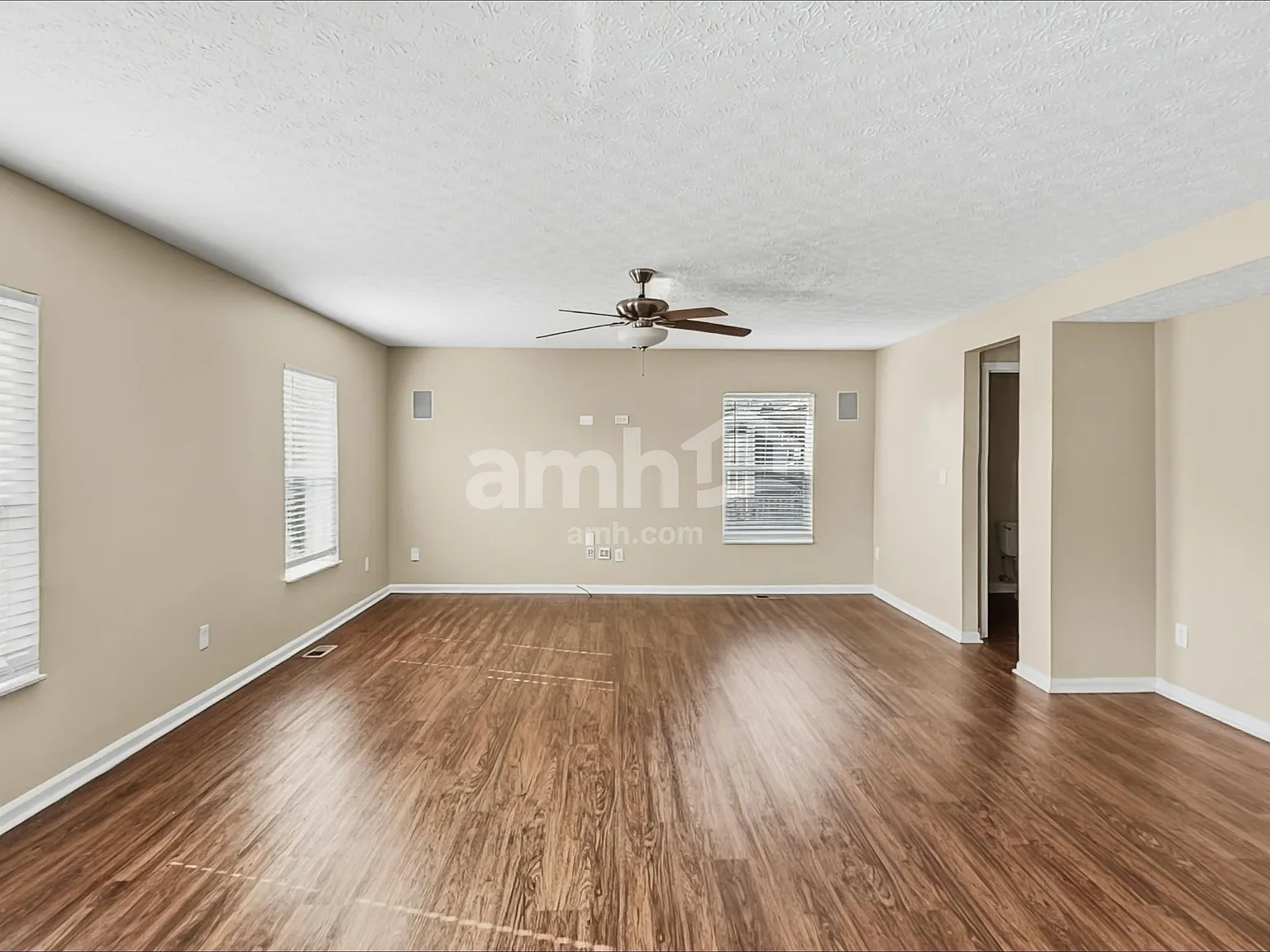 4 bed, 2.5 bath, 2129 sqft, $2,465 — Photo 4