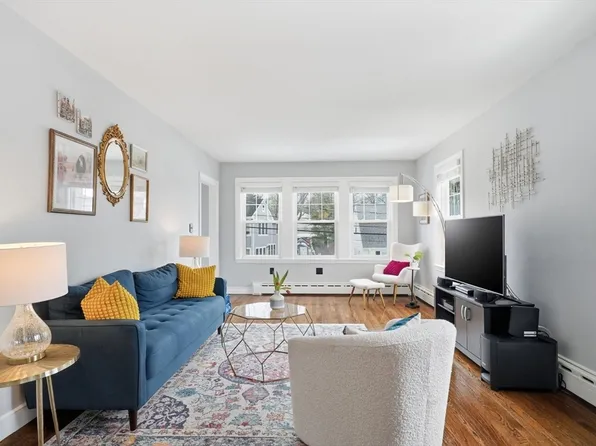 17 Vogel St, Boston, MA 02132