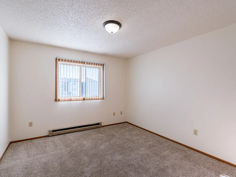 Grand Forks, ND Chandler 1866 Apartments | Bedroom