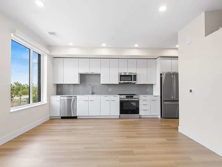 Frameline Apartments — Photo 21