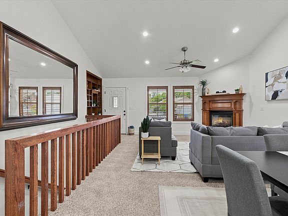 4th image of 689 Apple Dr