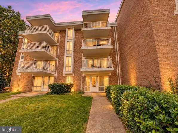 2619 Redcoat Dr #229, Alexandria, VA 22303