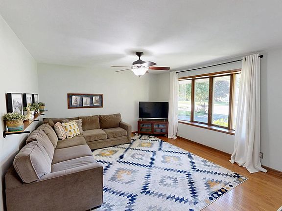 5th image of 1038 Nelson AVENUE