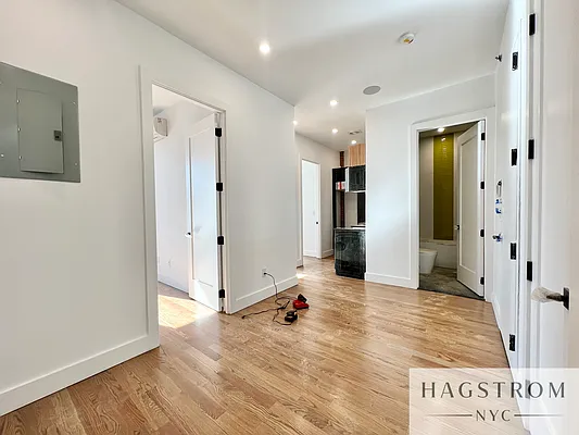 Rented by Hagstrom Management Inc | media 22