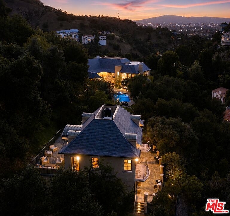 1st image of 3911 Oeste Ave