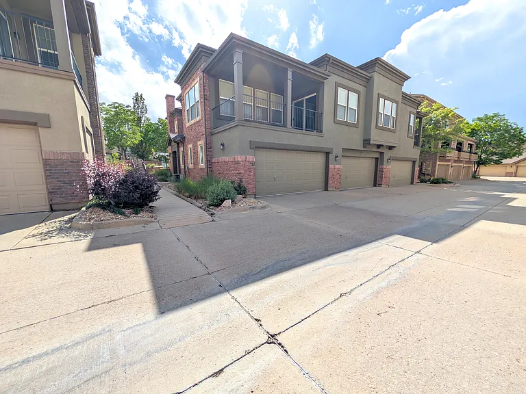 501 Elmhurst Way #A — Photo 2