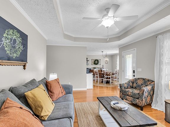 5th image of 226 W Doak Rd