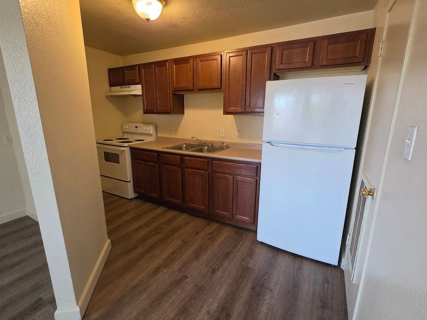 1 Bedroom 1 Bath In Central Las Vegas — Photo 2