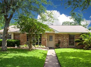 1414 Cedarbrook Ct, Seabrook, TX 77586