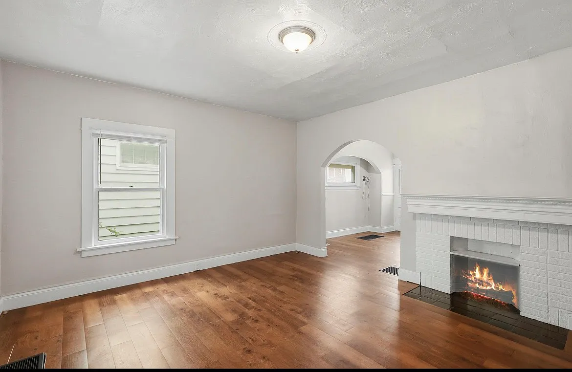870 Toronto Ave — Photo 3