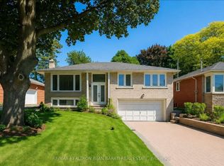 33 Sumner Heights Dr, Toronto, ON M2K 1Y2