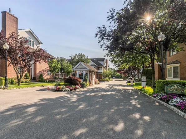 1 Portico Court #200, Great Neck, NY 11021