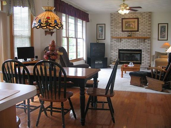HARDWOOD FLOOR