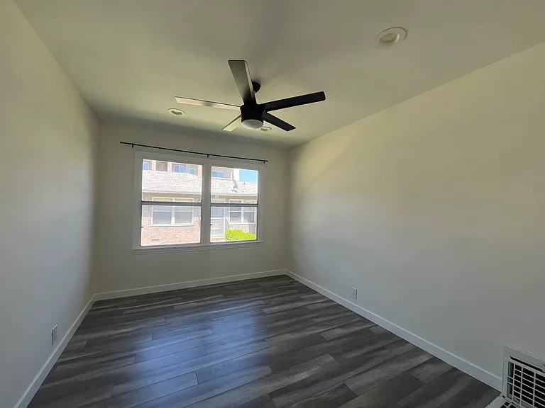 14 E Commonwealth Ave #B — Photo 11