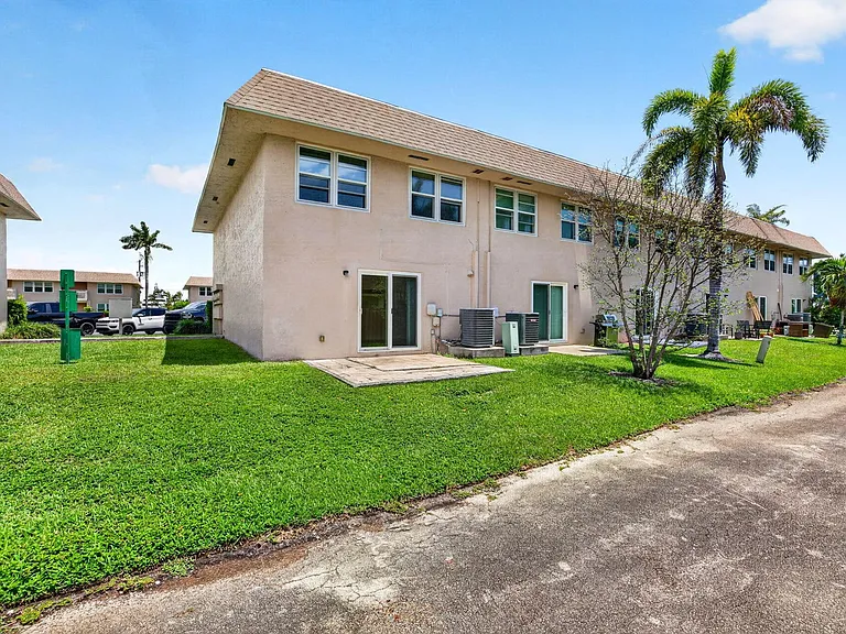 Marina Townhomes — Photo 12