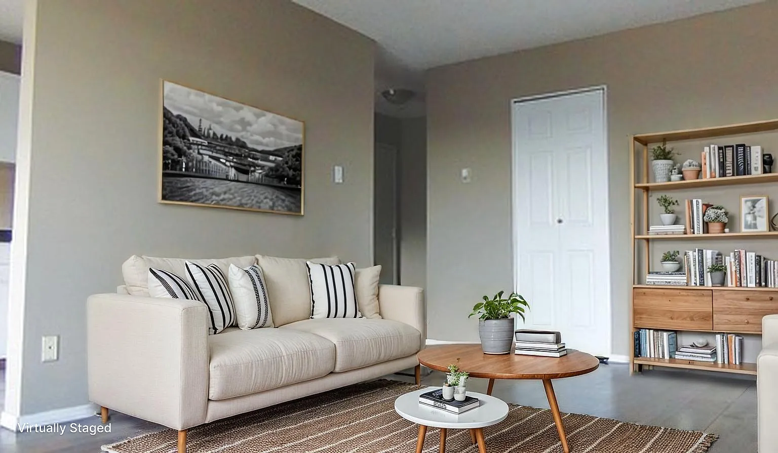 Wellington Apartments — Photo 1