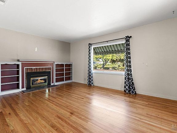 4th image of 1470 Fairmont Drive