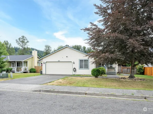761 Oakhurst Drive, Pacific, WA 98047