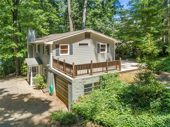 8425 Lynn Dr, Gainesville, GA 30506