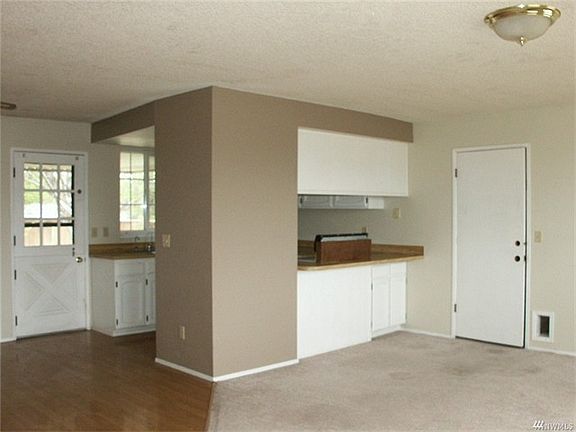 2nd image of 311 N Grape Dr