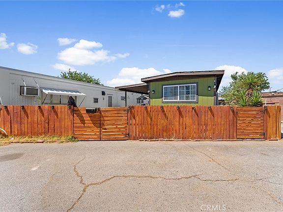 2nd image of 723 W Avenue I