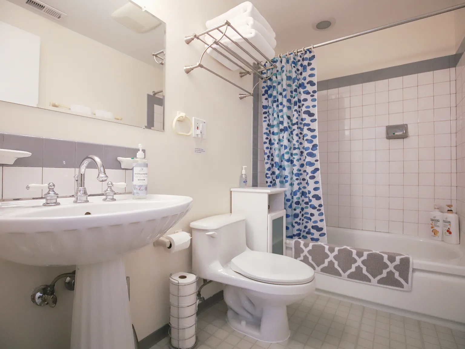 2 bed, 1100 sqft, $3,200 — Photo 4