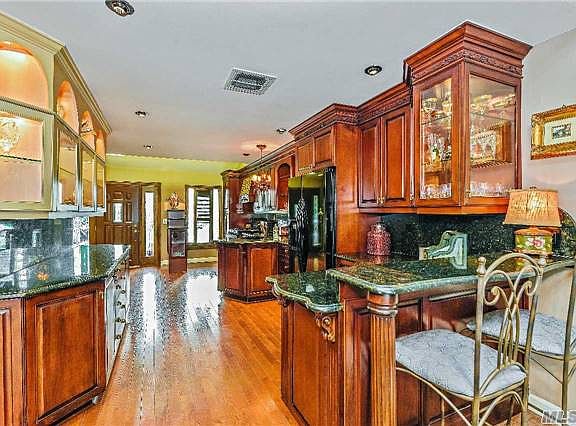 4th image of 305 Westside Ave