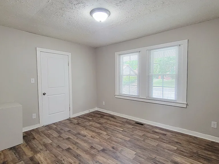 417 Pine St — Photo 14