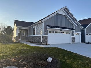 2553 Ravines Trail Dr SW, Byron Center, MI 49315