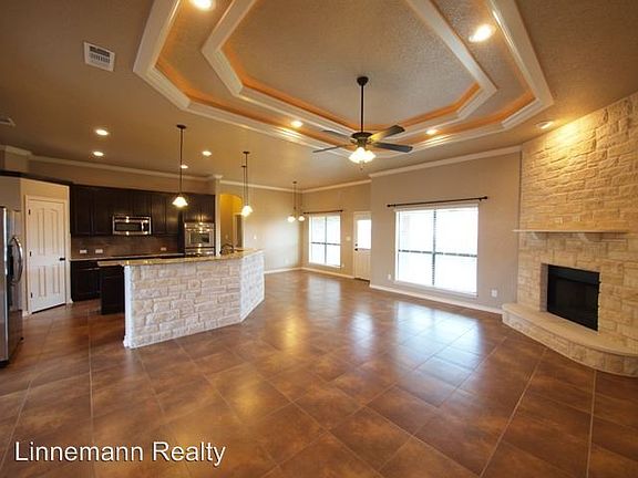 4th image of 2706 Traditions Dr