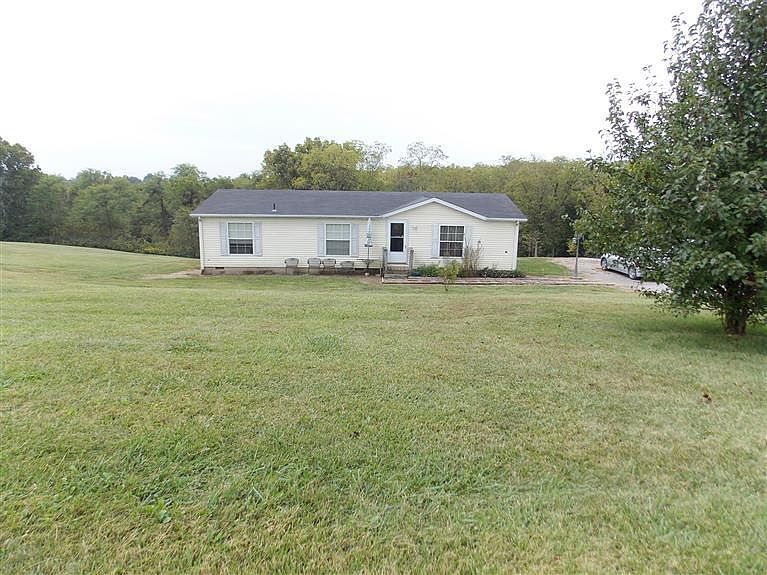 1st image of 570 Roberts Ln