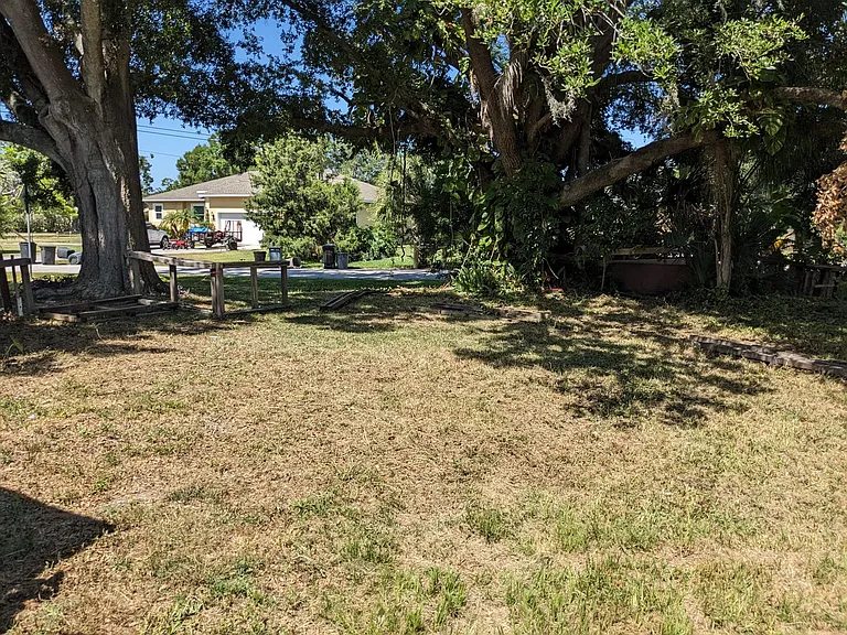 3701 Ferguson St — Photo 18