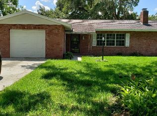 2003 Strawberry Dr, Plant City, FL 33563