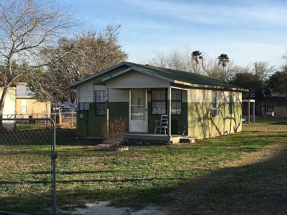 1st image of 607 W Garza St
