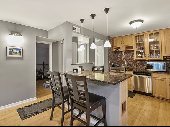 3rd image of 6229 N Niagara Ave APT 213