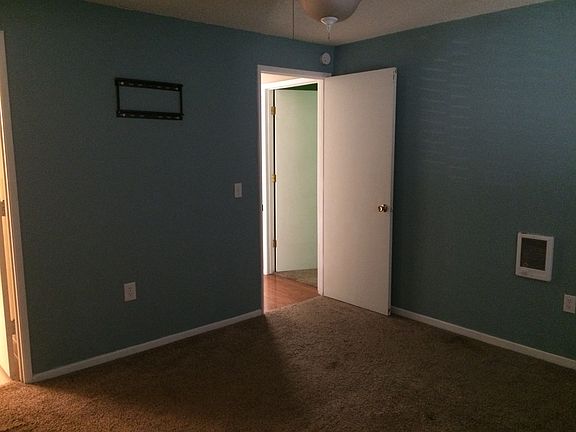 4th image of 719 NE 152nd Ave