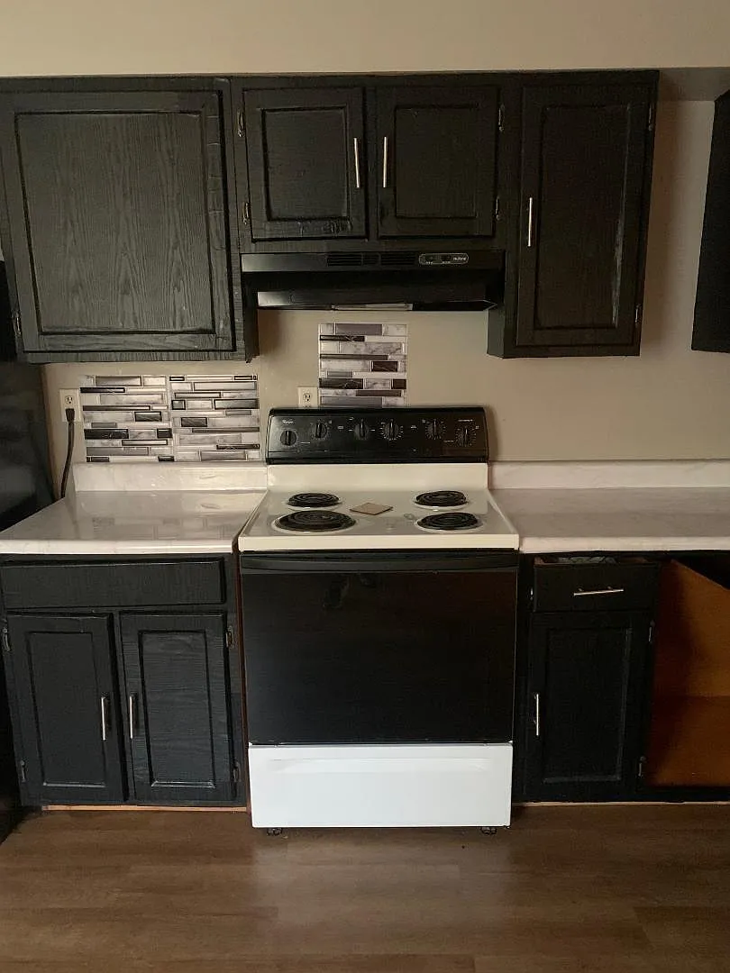 3 bed, 1.0 bath, 1000 sqft, $1,595 — Photo 4