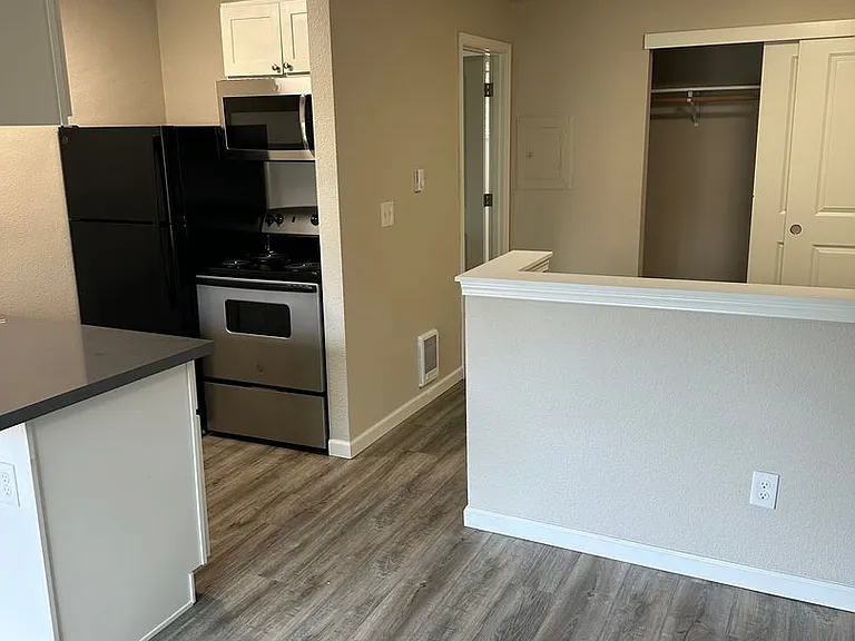 Des Moines Station Apartments — Photo 13