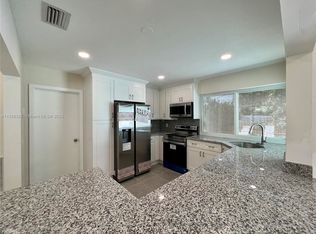 741 Sandlewood Ln, Fort Lauderdale, FL 33317