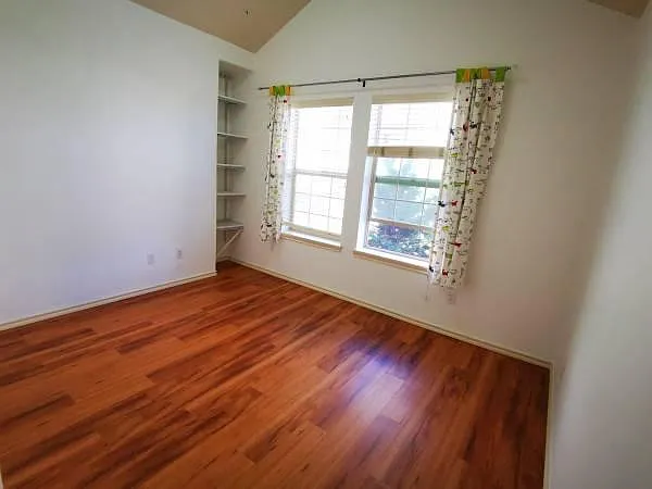4809 NW Blandy Ter — Photo 10
